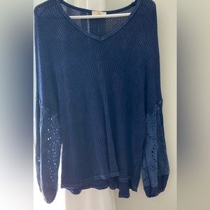 Hummingbird thermal flowy shirt small